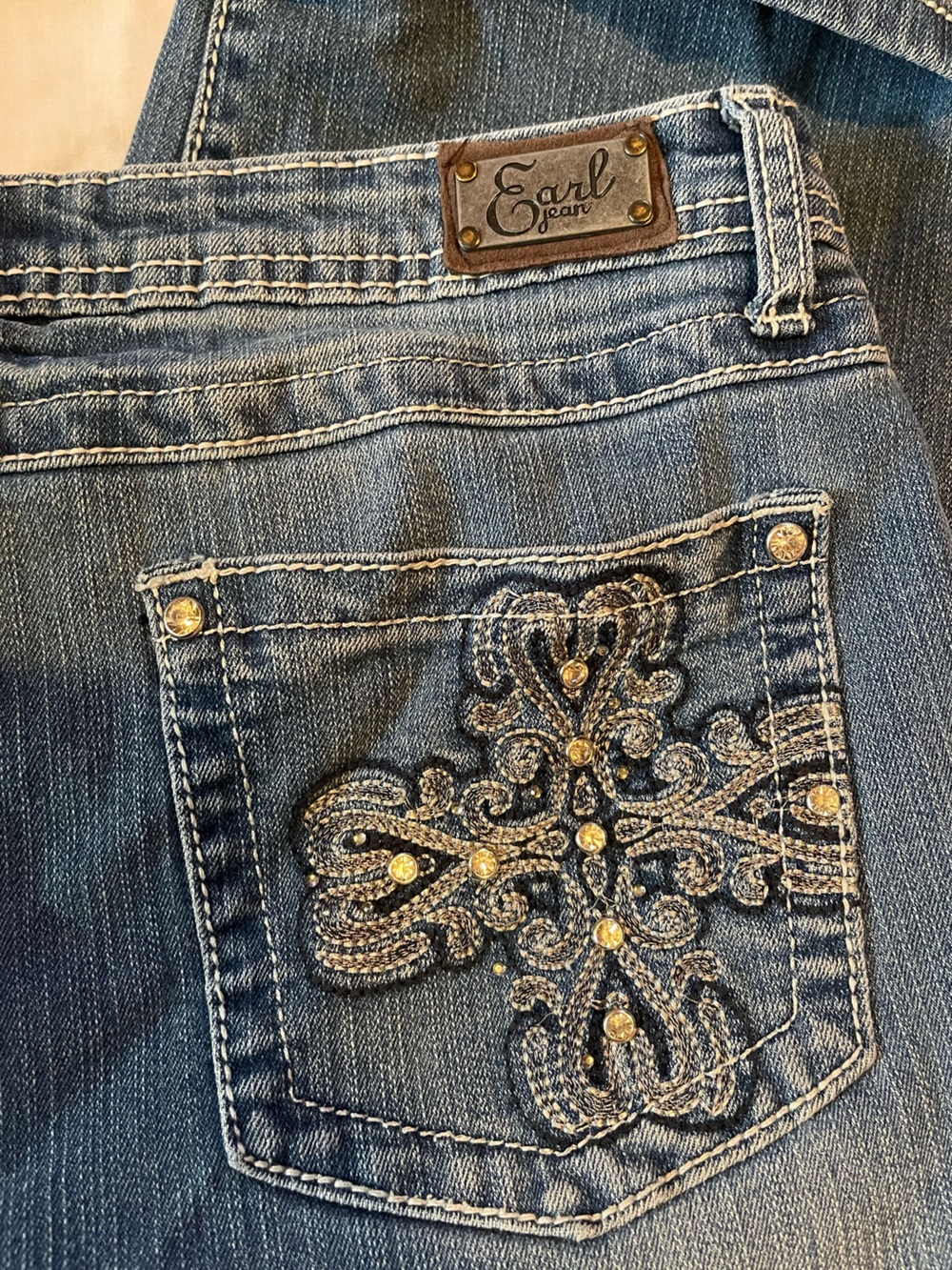 Bedazzled Capri Jeans